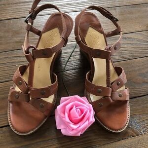 Access cute brown leather t strap buckle wedge sandals